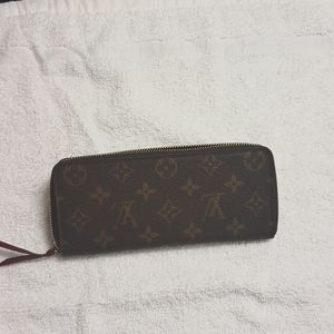Brown Louis Vuitton Wallet Monogram (Female). Dimensions: 7.7 x 4.1 x 1